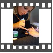 Ik aan het werk tijdens de nailart wedstrijd 2008!